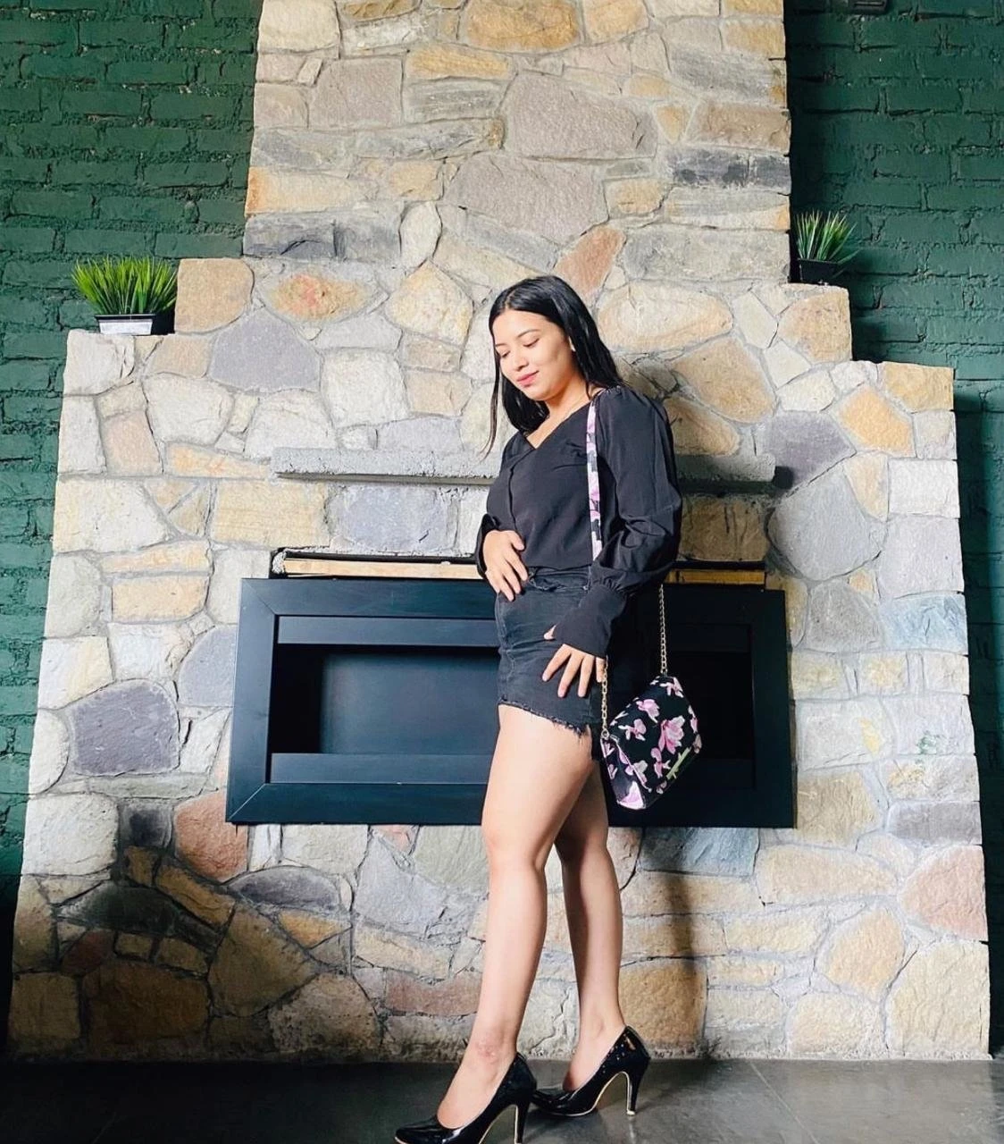 Komika Singh – Indian escort in Bangalore, Escort, Banga