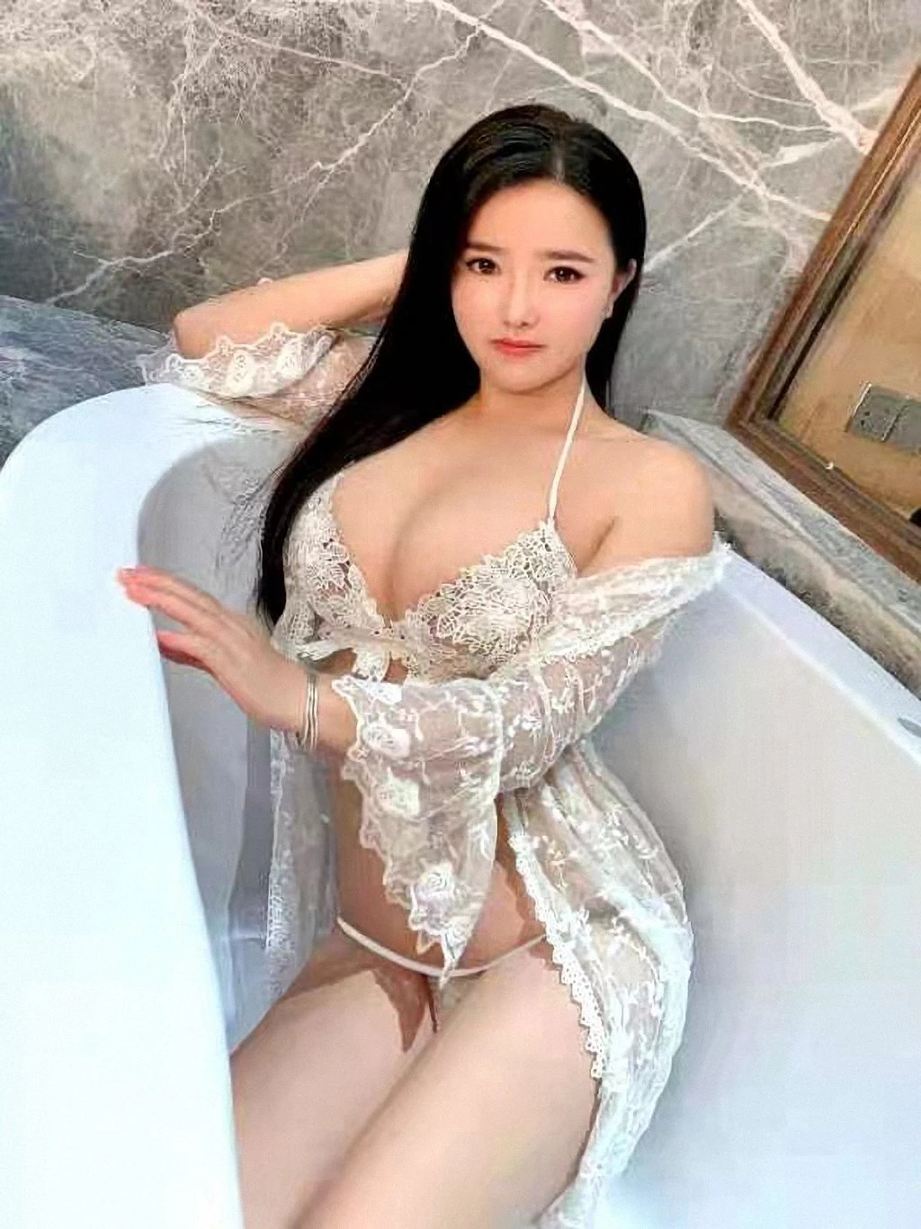 Lusy – South Korean escort in Tirana — 5 / 6