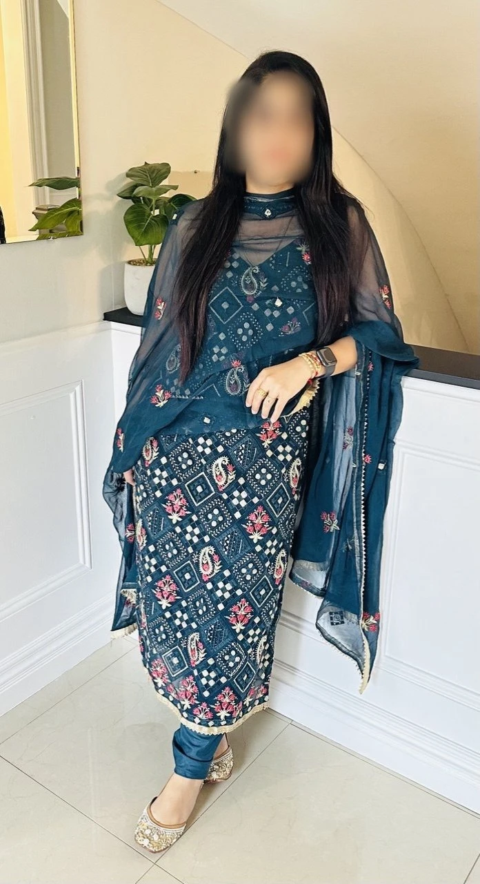Kritika – Canadian escort in Bangalore — 6 / 7