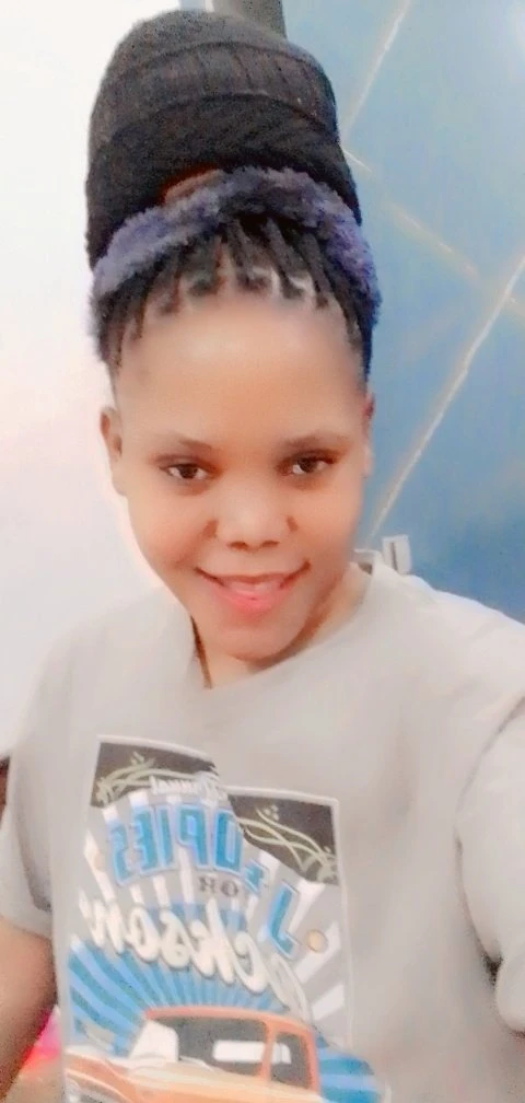 Shakira – South African adult performer in Chandigarh — 1 / 3