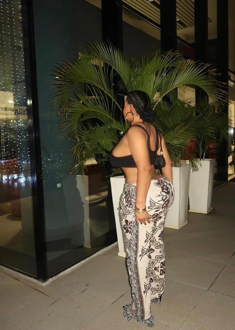 Christine – escort in Conakry — 2 / 4