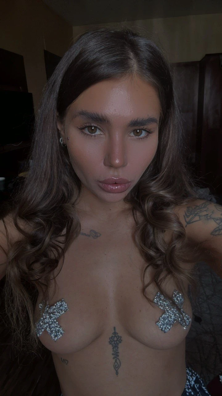 Niki – Russian escort in Hong Kong — 4 / 6
