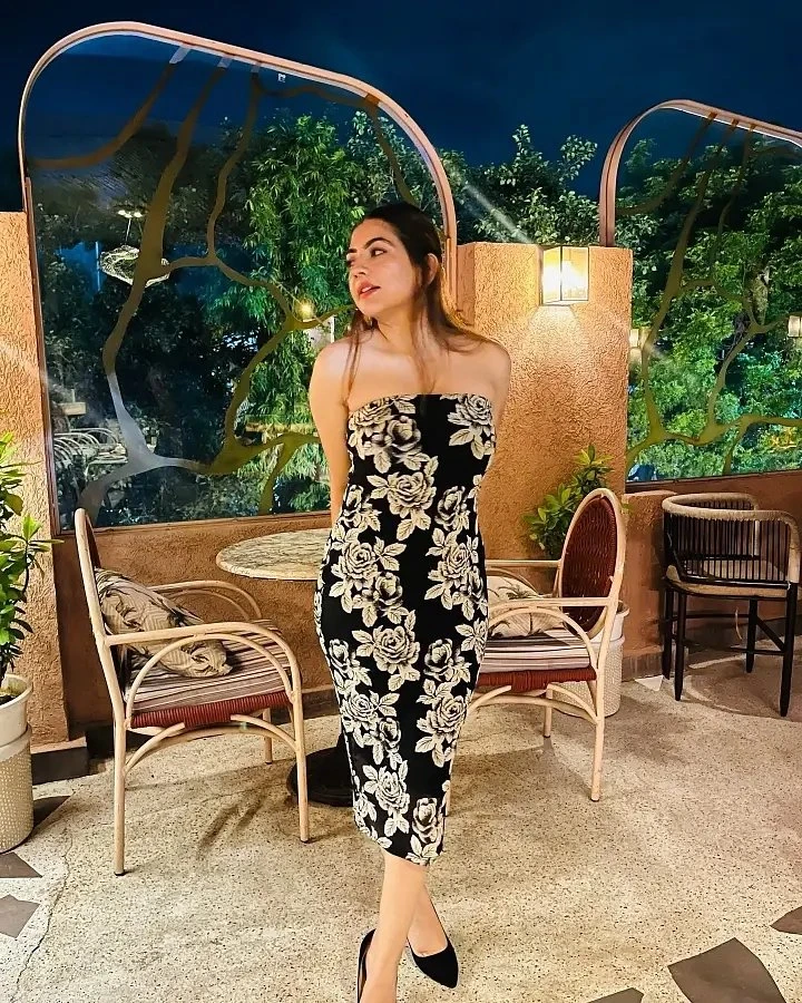 Sonam 98769/83040 – Indian escort in Chandigarh, Escort, Chandigarh