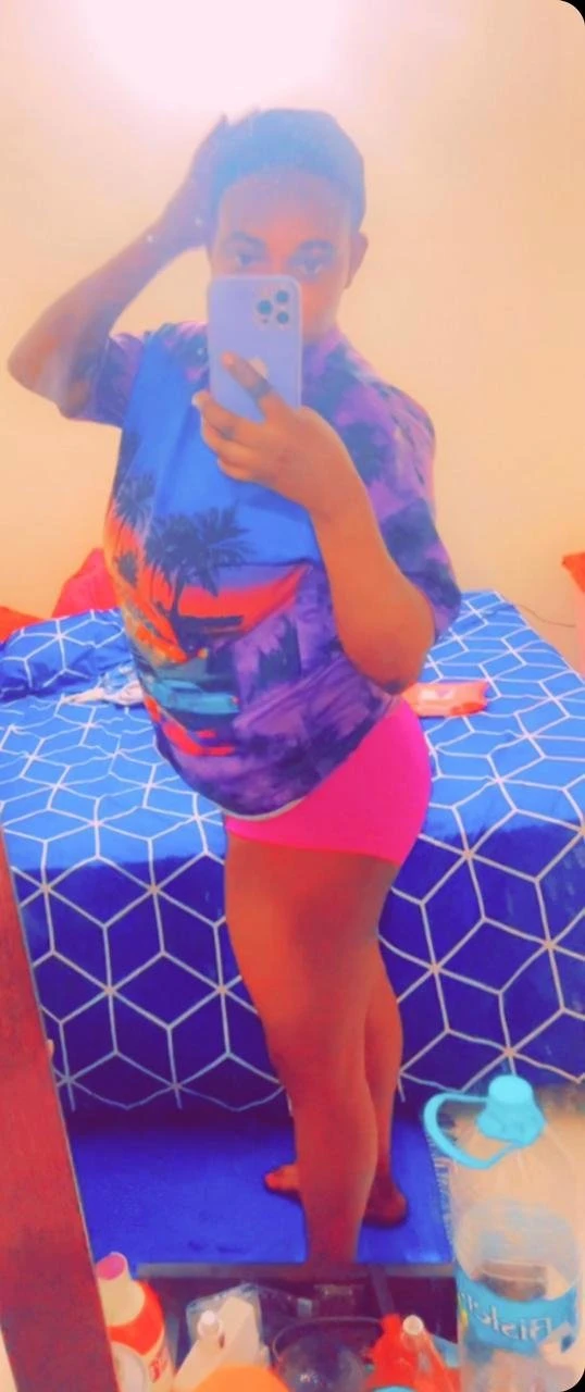 Sandra – Congolese escort in Bangalore — 4 / 5