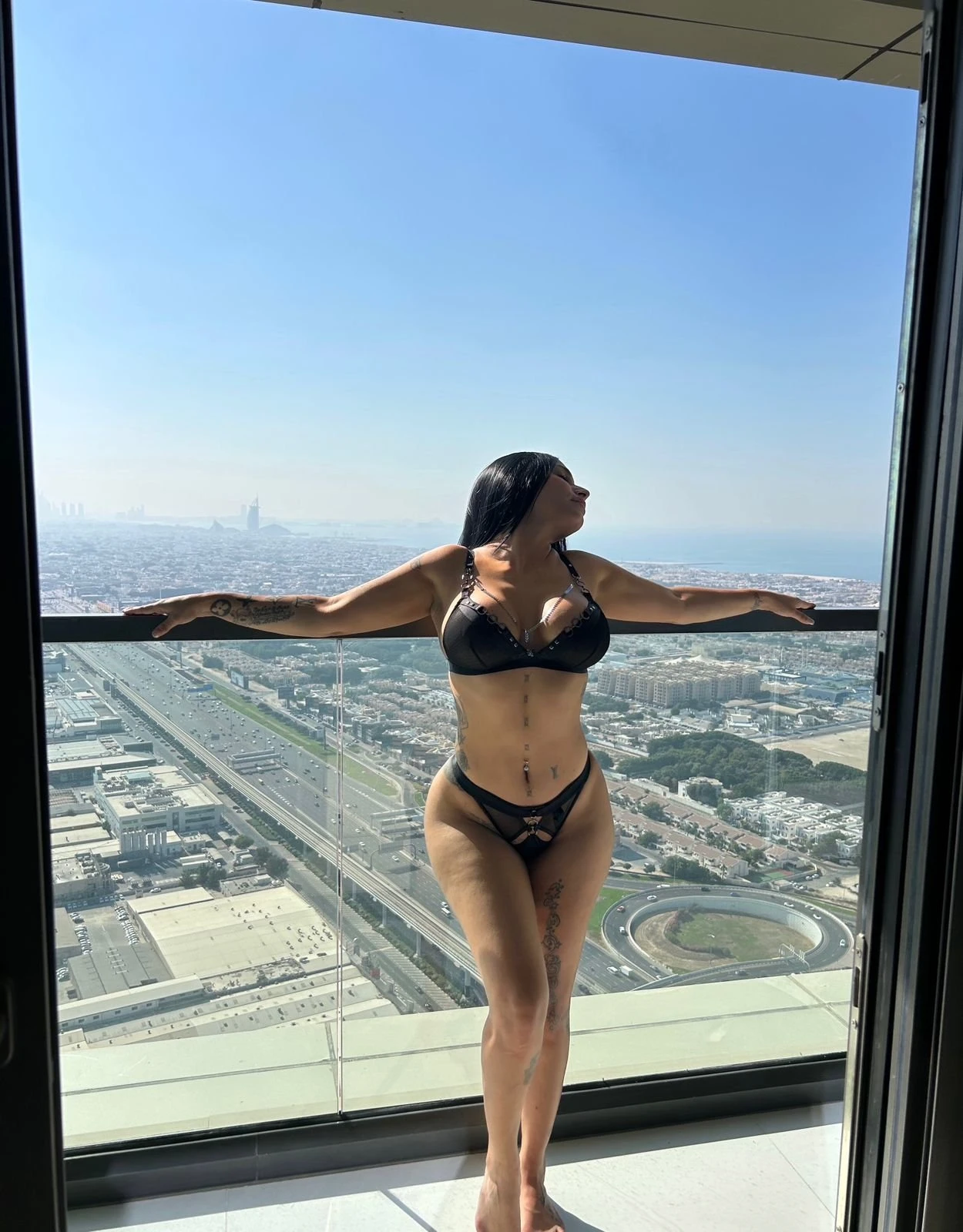 LETI Suction Siren – Venezuelan escort in Hong Kong — 6 / 8