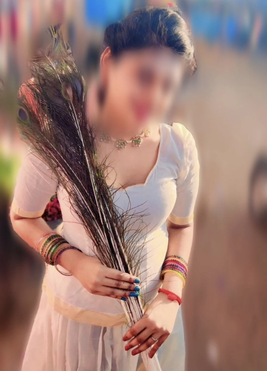 Nivi Independent Girl for Cam Session – Indian escort in Bangalore — 3 / 7