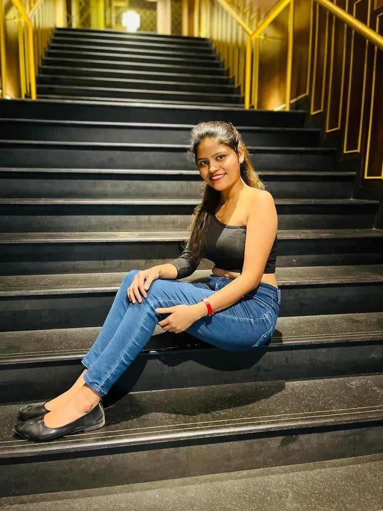 Priya – Indian escort in Bangalore — 2 / 7