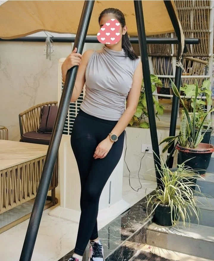 Manvi Bhardwaj – Indian escort in Gurgaon — 3 / 5