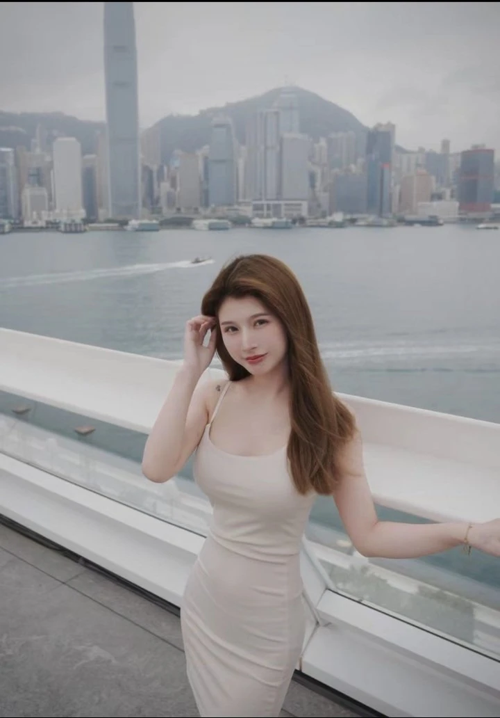 Lisa busty student independent – Japanese escort in Hong Kong — 14 / 19