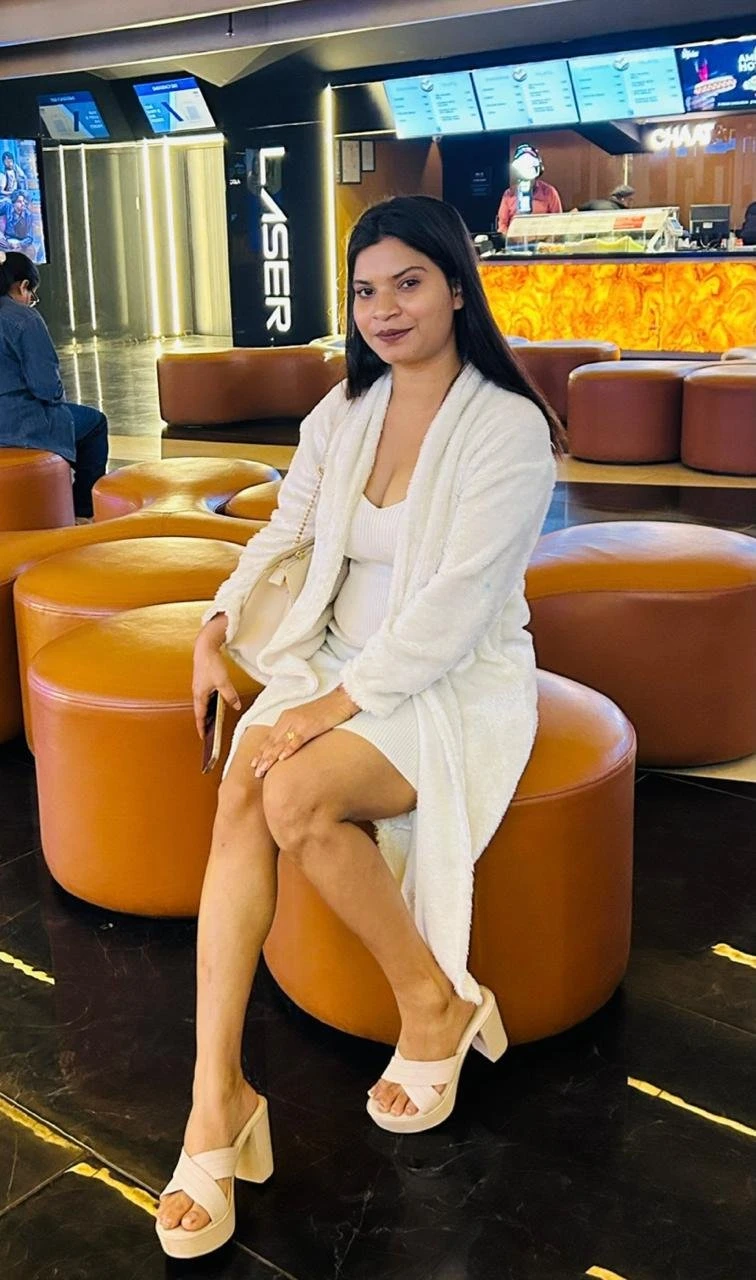 𝐒𝐨𝐧𝐢𝐲𝐚 𝐂𝐀𝐌 & 𝐌𝐄𝐄𝐓 – Indian escort in Bangalore — 7 / 10