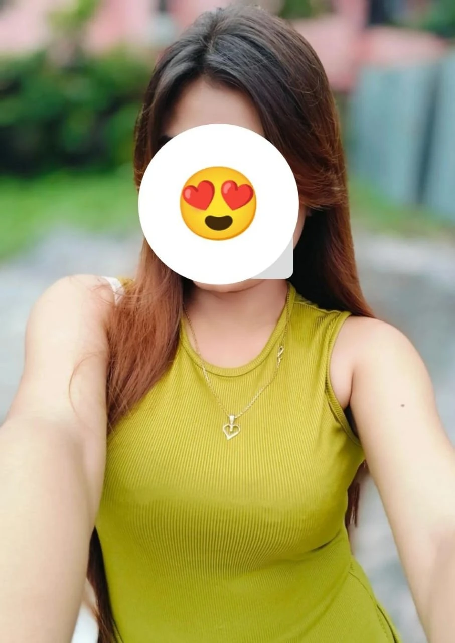 Ishika for Real Meet and Cam Session – Indian escort in Bangalore — 2 / 5