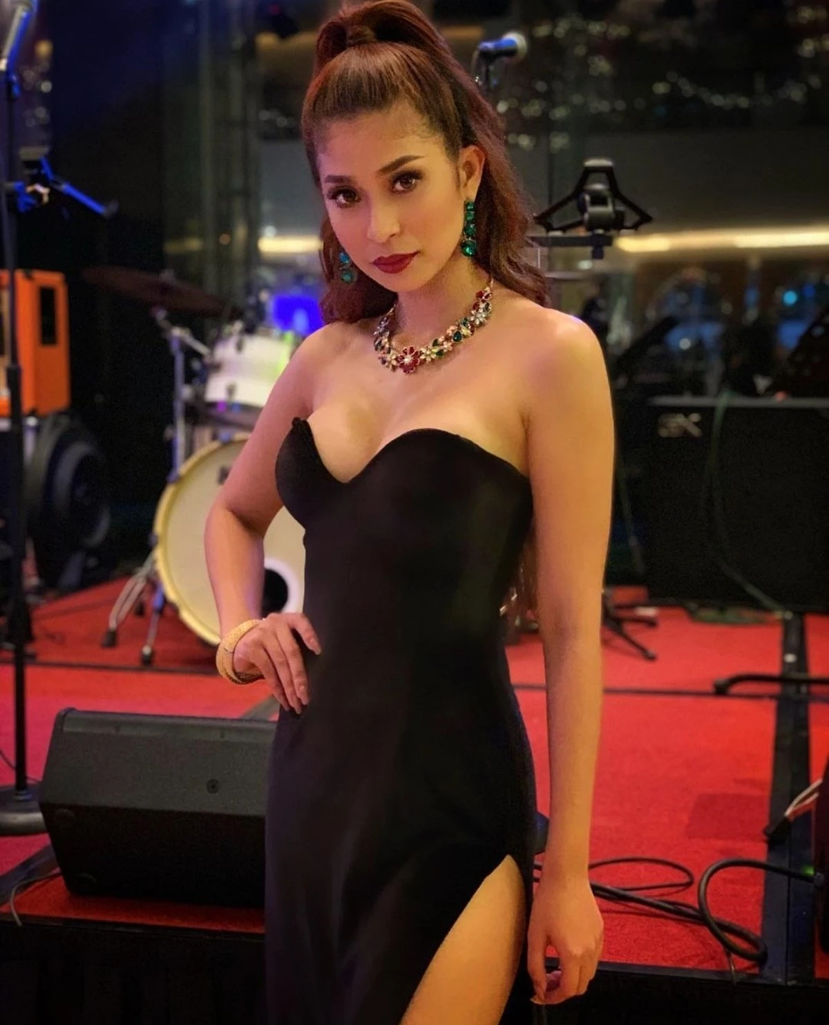 Asia – Filipino escort in Hong Kong — 2 / 6