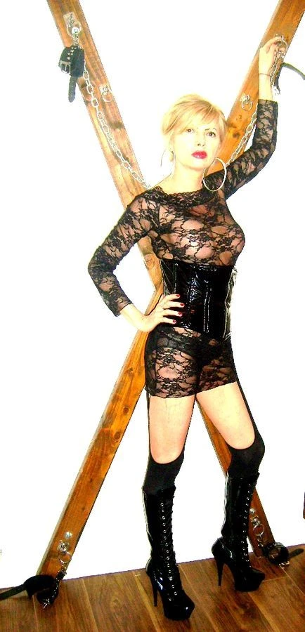 Nadjashark – Hungarian escort in Budapest — 5 / 6