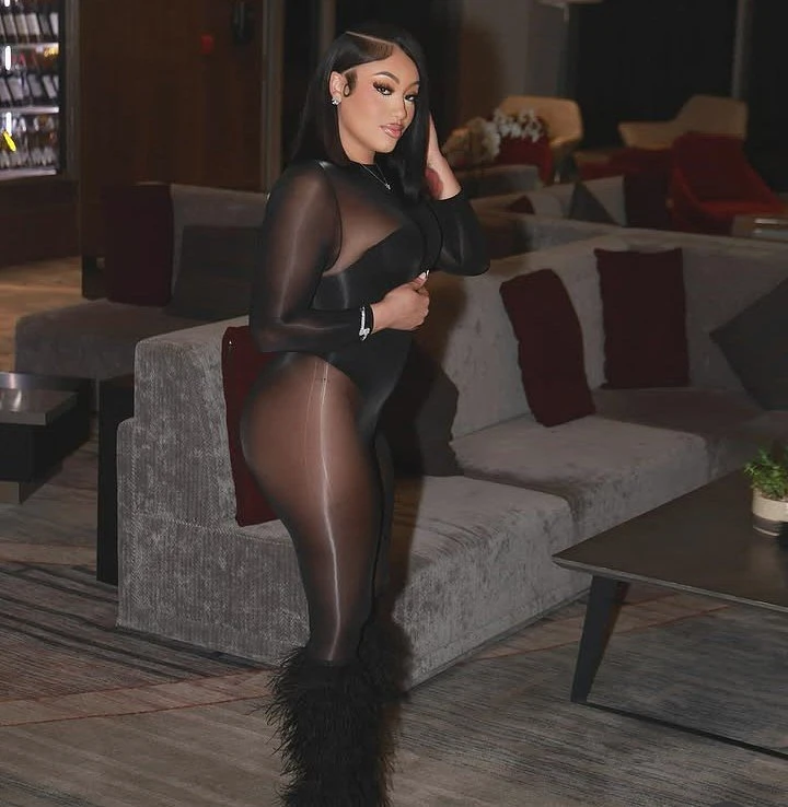 Sia – South African escort in Ahmedabad — 7 / 8