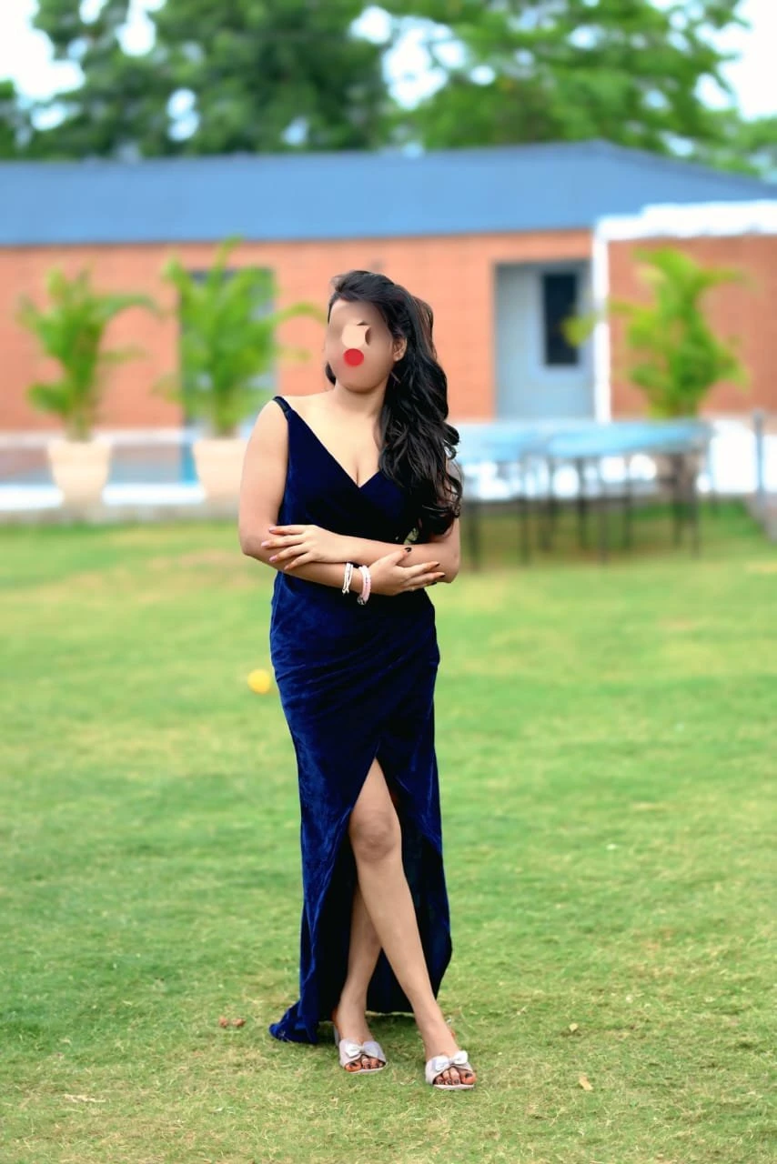 Hot Wife Kavita Singh – Indian escort in Ahmedabad — 2 / 17