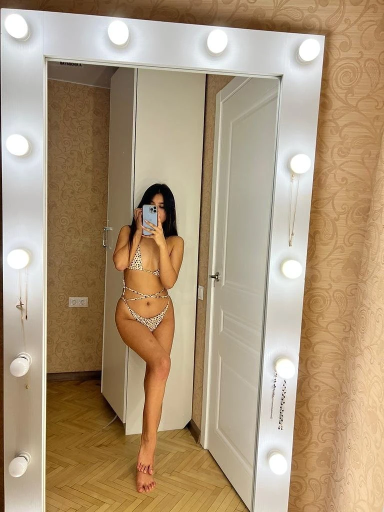 Camila – Ukrainian escort in Hong Kong — 2 / 8