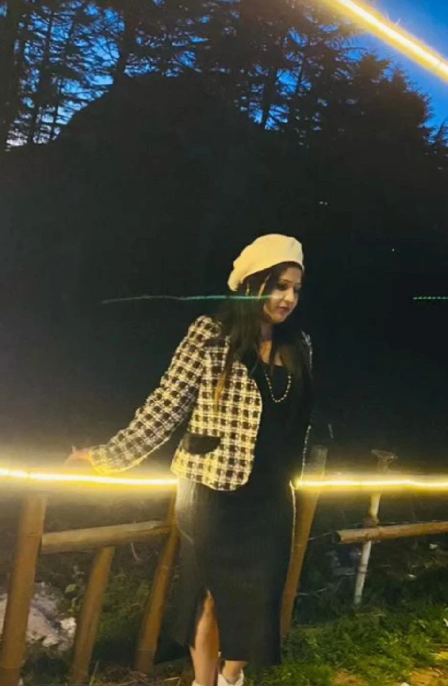 Nikita Independent With Place – Indian escort in Faridabad — 4 / 8