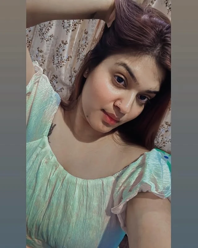 Anjali – Indian escort in Ahmedabad — 2 / 4