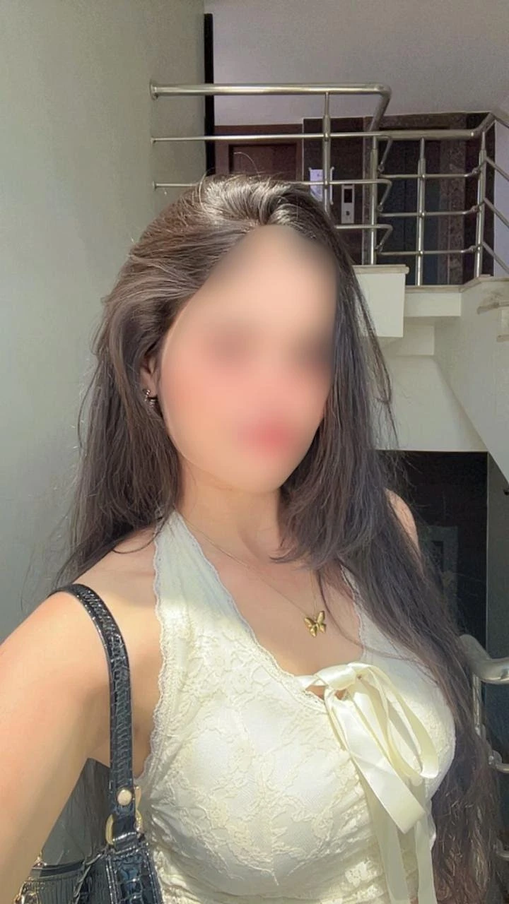 𝗣𝗿𝗮𝗰𝗵𝗶 𝗖𝗮𝗺 𝗤𝘂𝗲𝗲𝗻 &𝗠𝗲𝗲𝘁 – Indian escort in Bangalore — 12 / 13