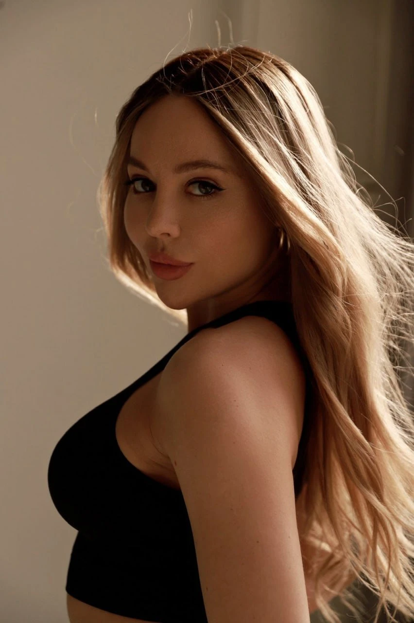 Natalia – Russian escort in Hong Kong — 3 / 10