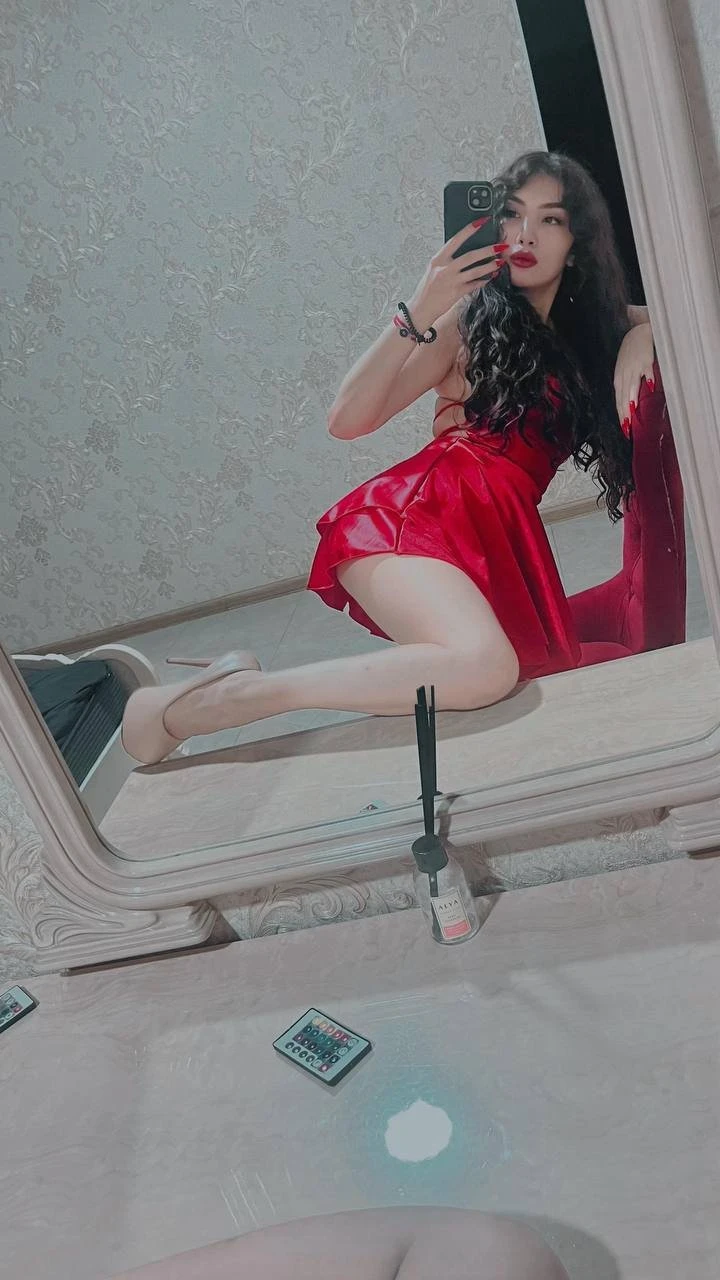 Alina – Kazakhstani escort in Hong Kong — 2 / 9