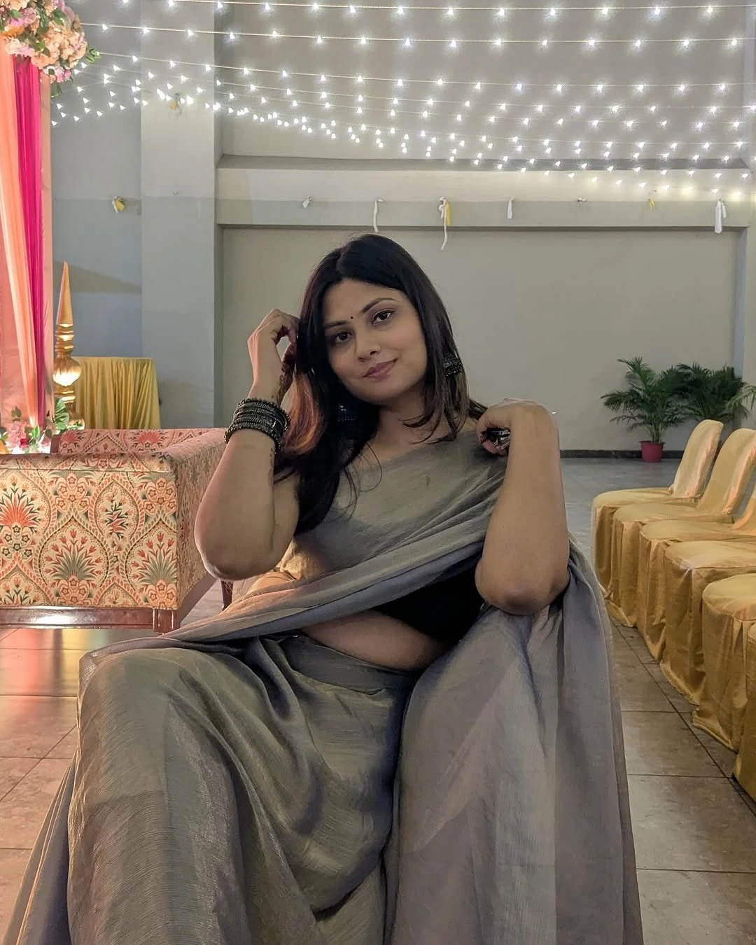 Janvi – Indian escort in Ahmedabad — 3 / 4