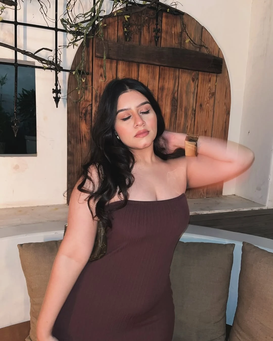 Tanuja – escort in Bangalore — 2 / 3
