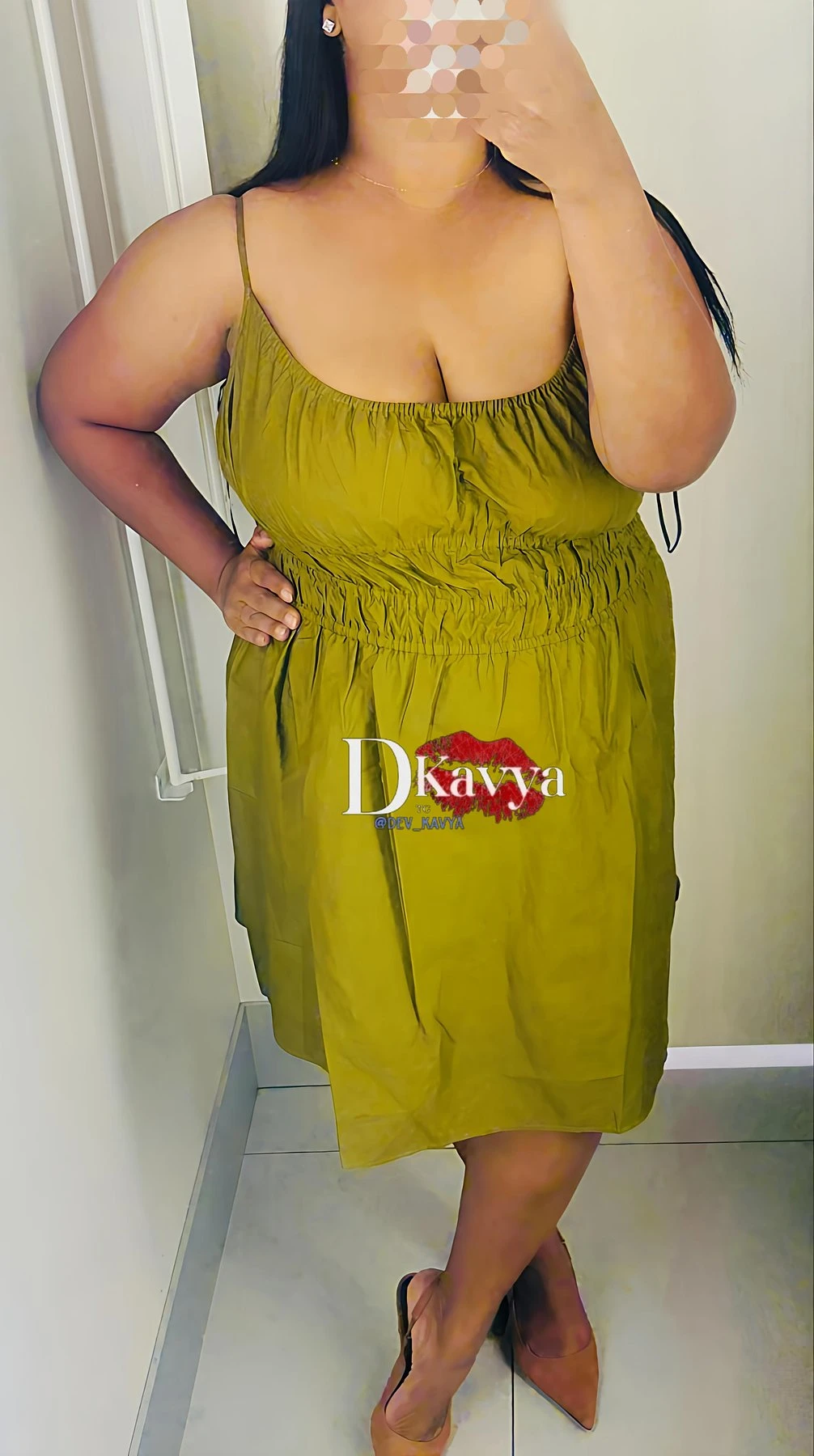 Curvy Akira – escort in Bangalore — 4 / 8