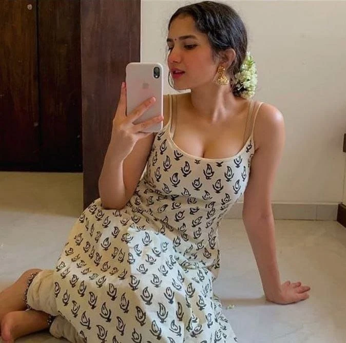 Nancy Hotty In – escort in Bangalore — 4 / 5