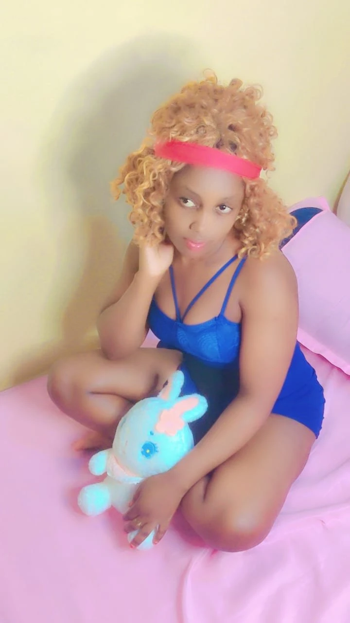 Molly – South African escort in Chennai — 2 / 6