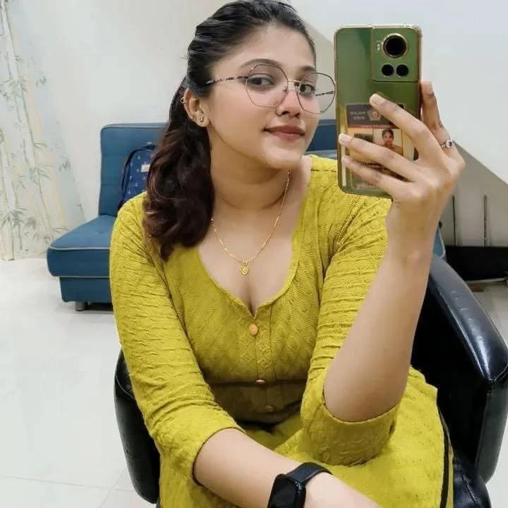 Monika – Indian escort in Bangalore — 2 / 3