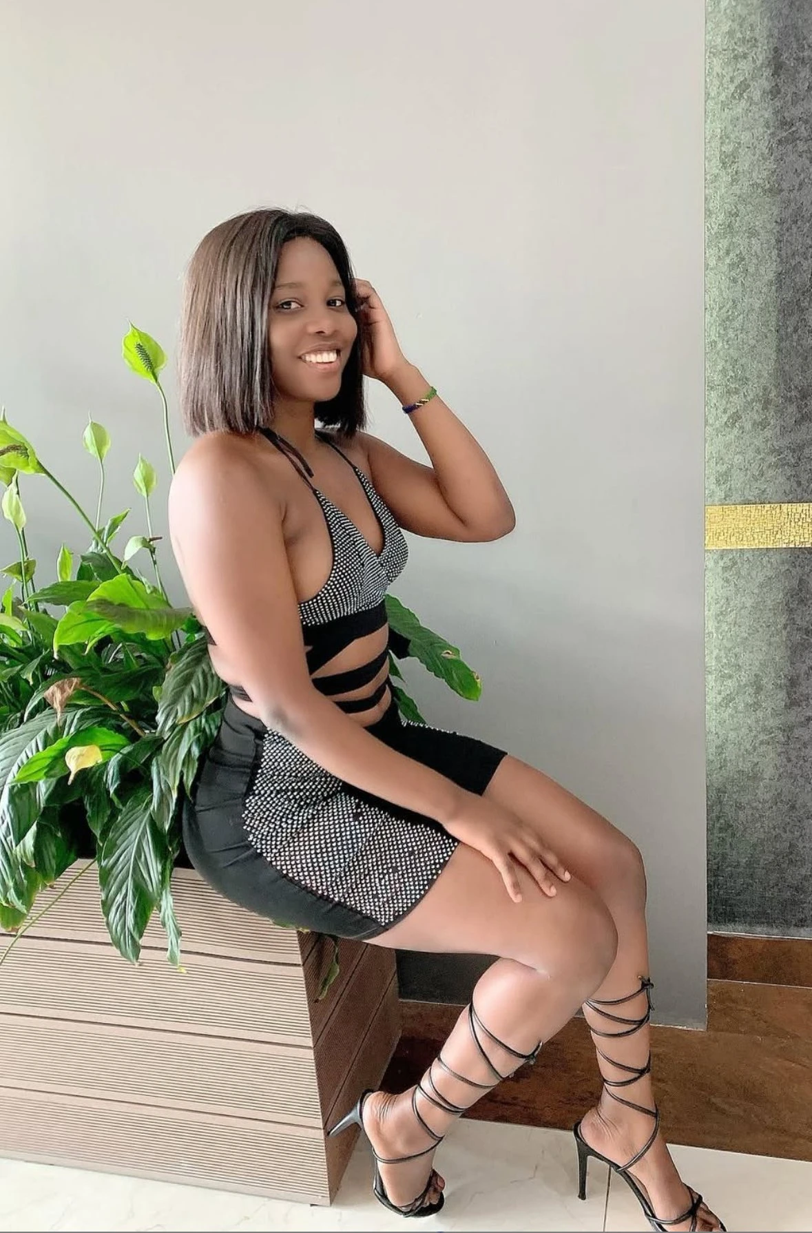 Nisha – Namibian dominatrix in Hong Kong — 2 / 6