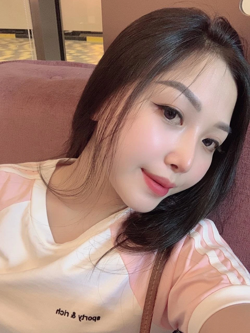 Emma – Vietnamese escort in Tirana — 3 / 6