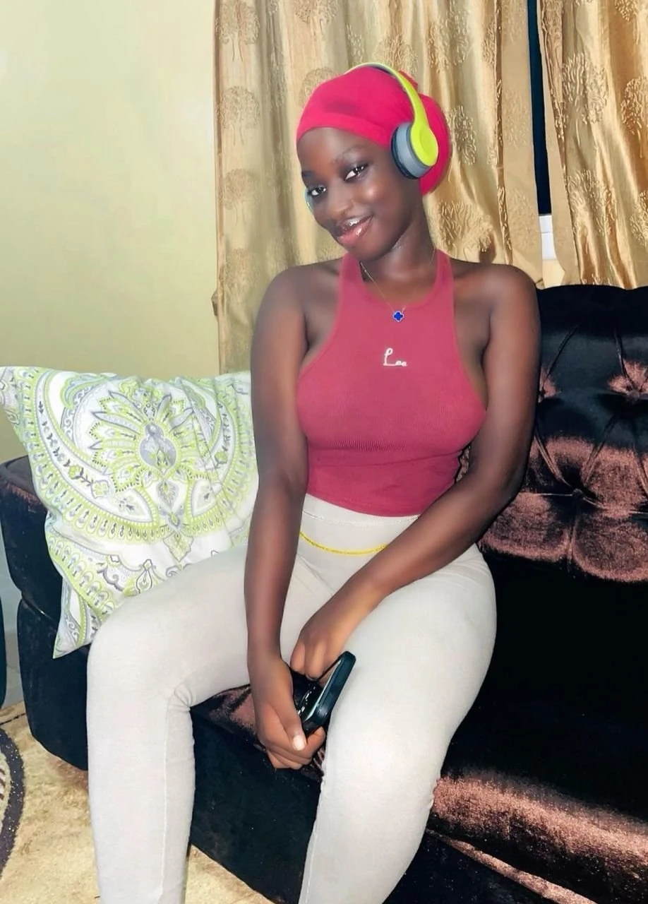 Umy – South African masseuse in Dehradun, Uttarakhand — 2 / 3
