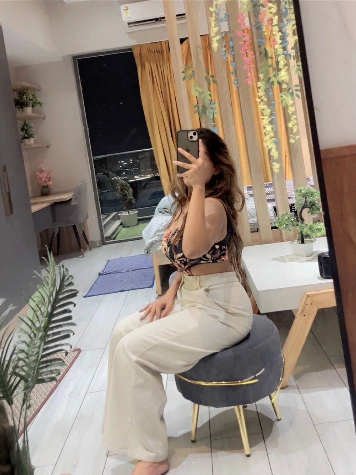 Webcam & Meet special – Indian escort in Chennai — 4 / 6