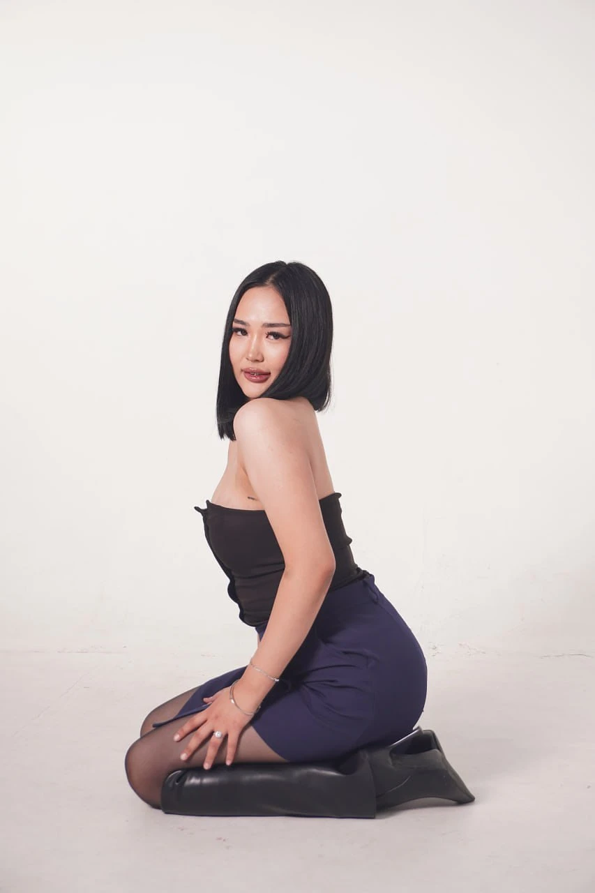 Meddi Forbidden Fruit – Kazakhstani escort in Hong Kong — 6 / 8