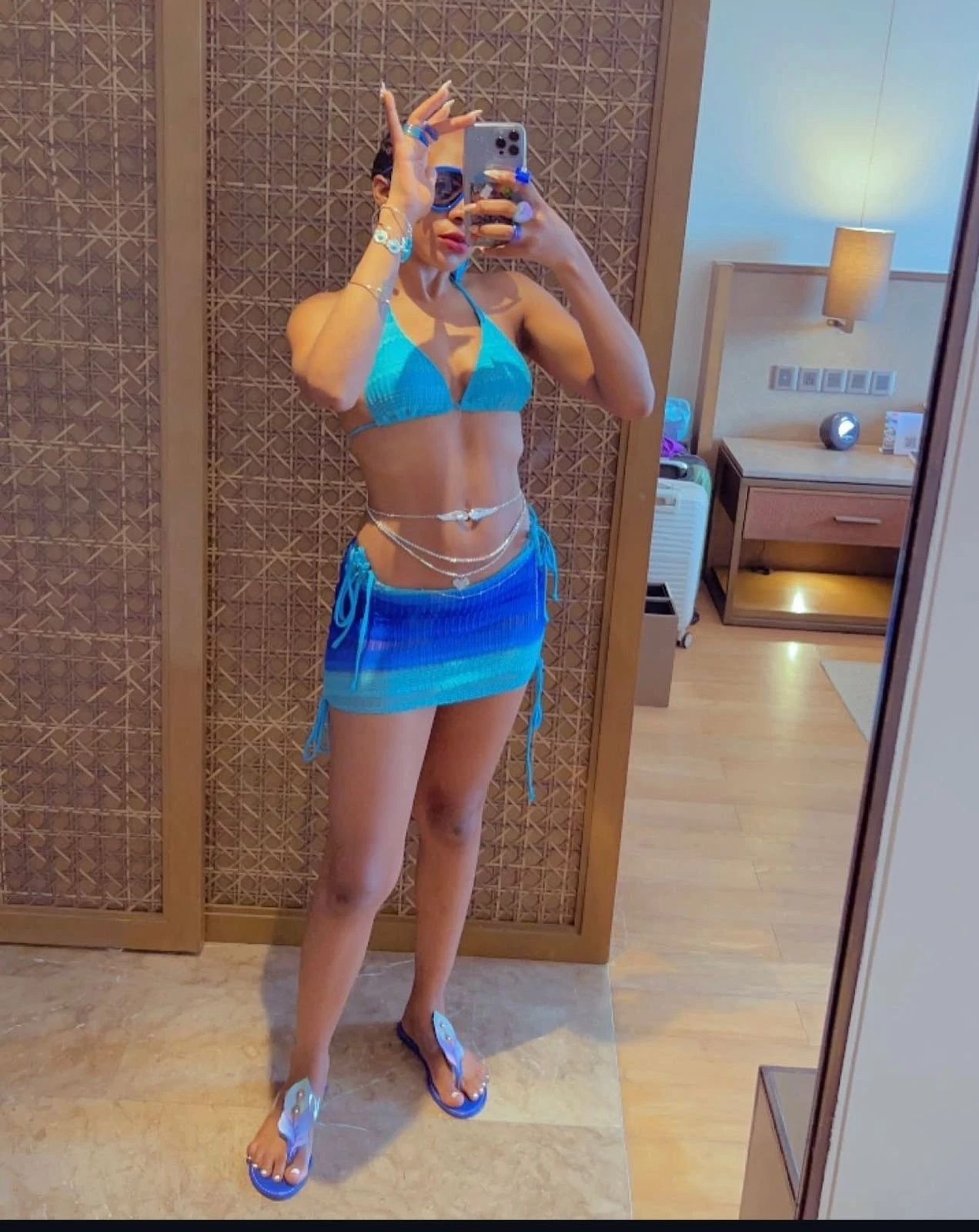 African Colsie +91//690911//7836 – escort in Gurgaon — 2 / 17