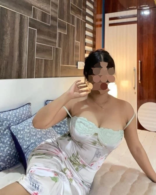 Cam Show Kajal – Indian escort in Candolim, Goa — 3 / 4