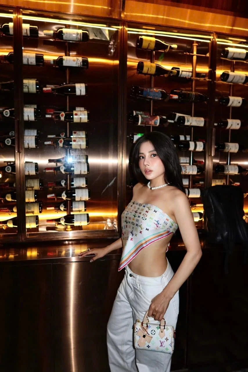 Bạn thân – Vietnamese masseuse in Ahmedabad — 2 / 3