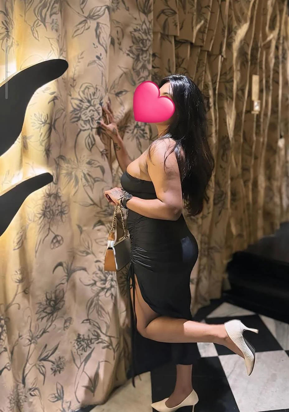 Kajal – Indian escort in Bangalore — 3 / 7