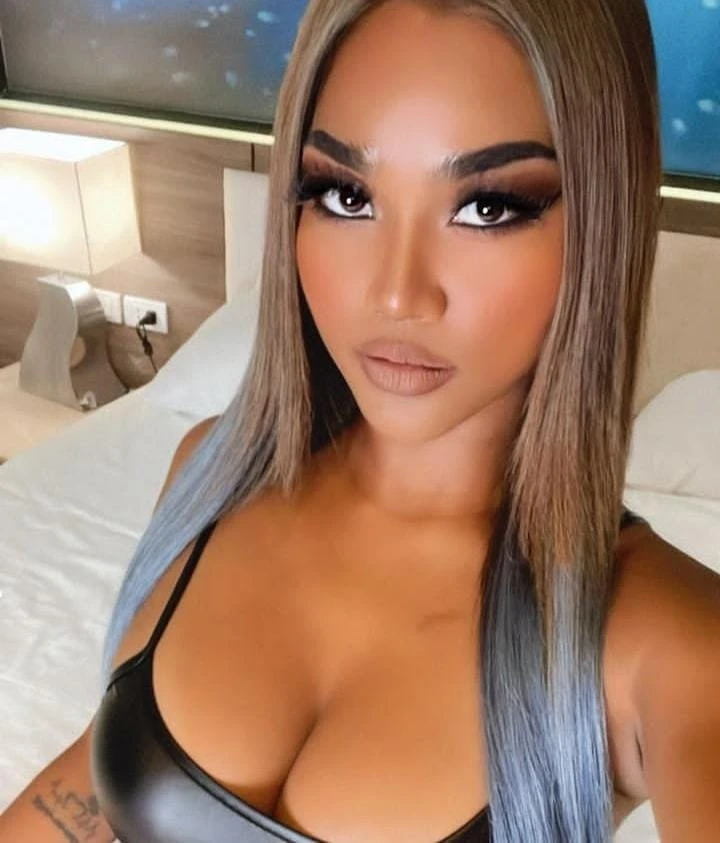 Amina – escort in Hong Kong — 2 / 6