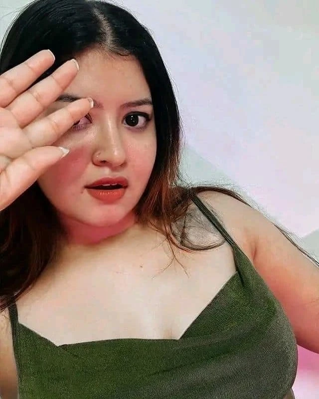 Sinthia Oyshi – Bangladeshi escort in Dhaka — 6 / 8
