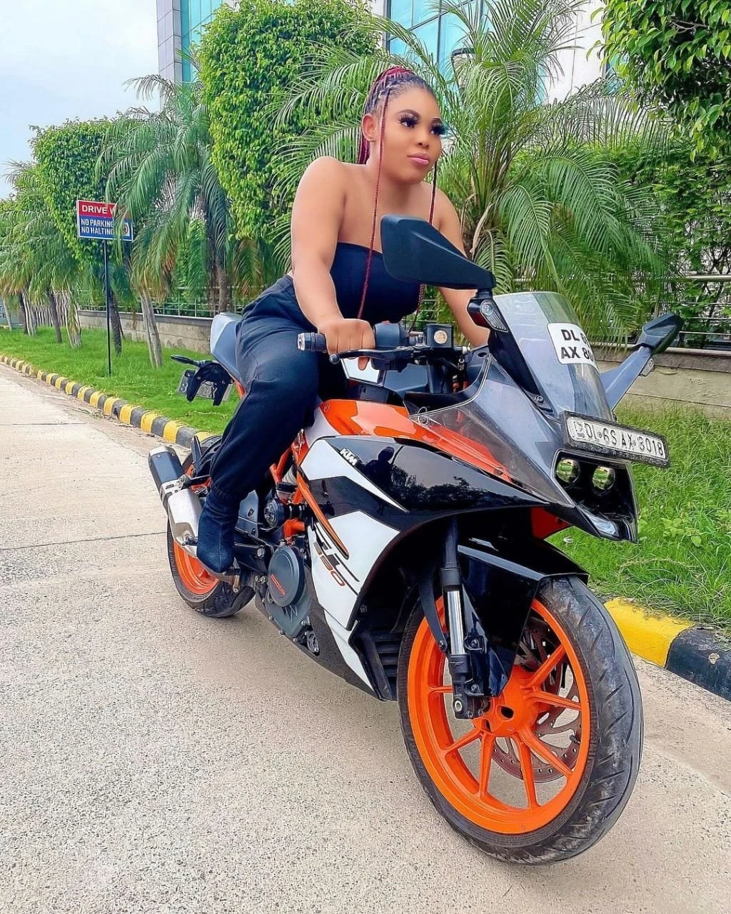 Becky – South African escort in Gurgaon — 2 / 5