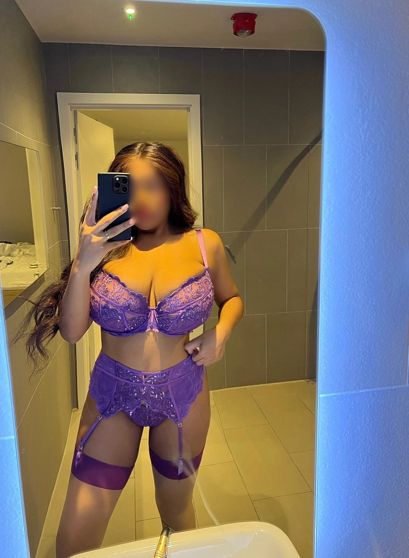 Yasmine DDD Cup – French escort in Hong Kong — 3 / 16