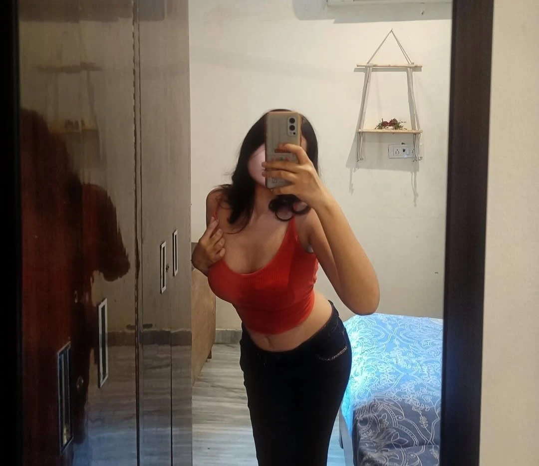Independent Verified/nude Cam/real Meet – Indian escort in Gurgaon — 2 / 5