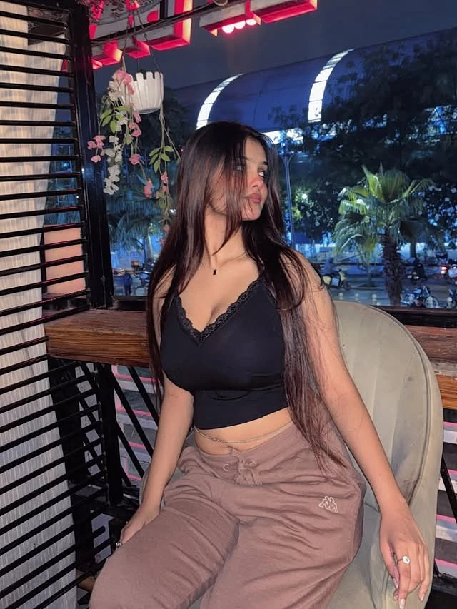 Deepika – Indian escort in Bangalore — 4 / 6