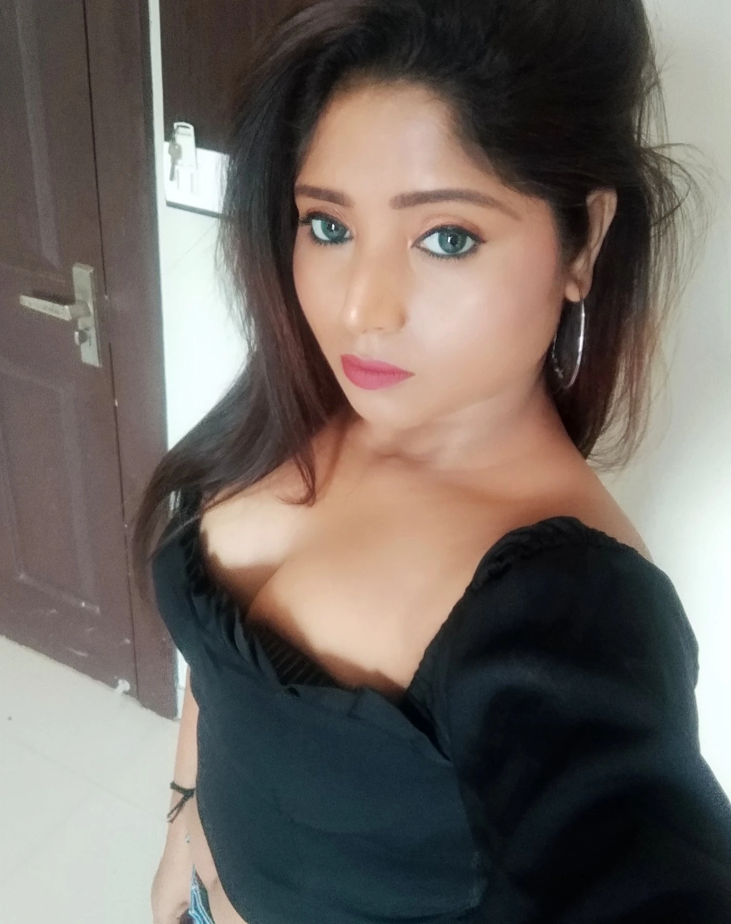 AmazinglyBeautiful&Sensuous Radhikaa@BLR – Indian escort in Bangalore — 4 / 9