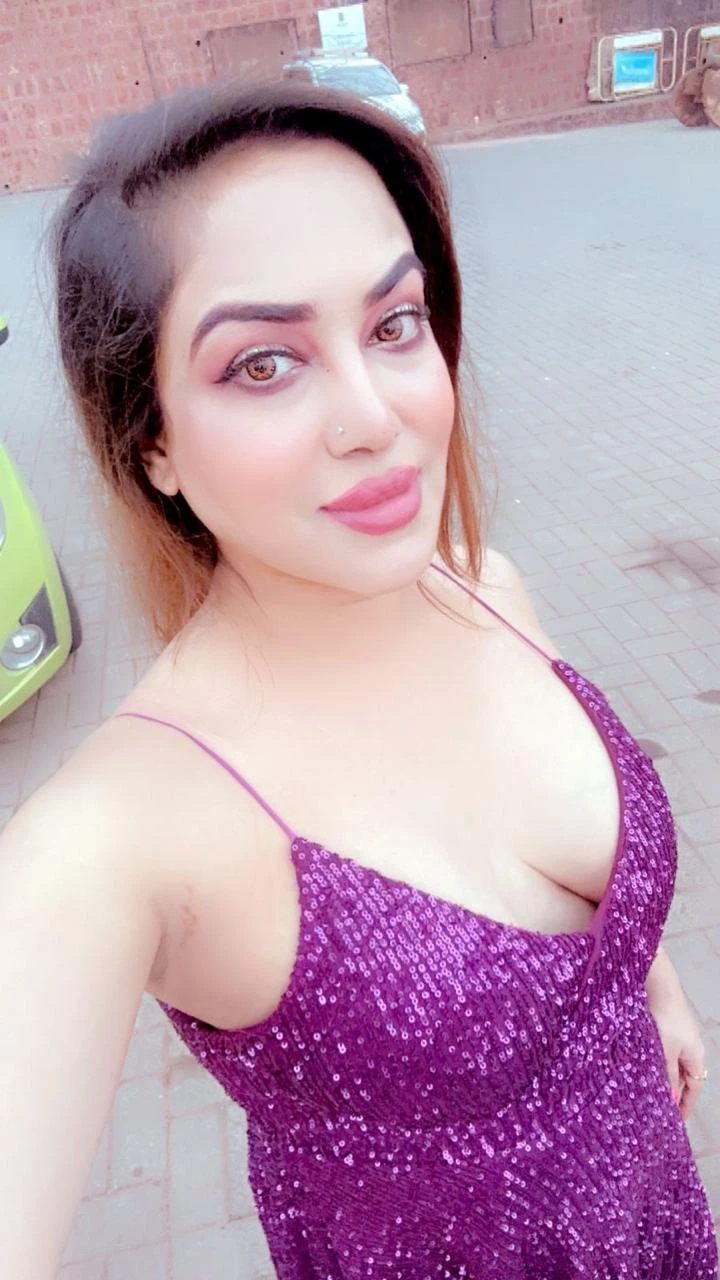 Jeni – Indian escort in Candolim, Goa — 4 / 11
