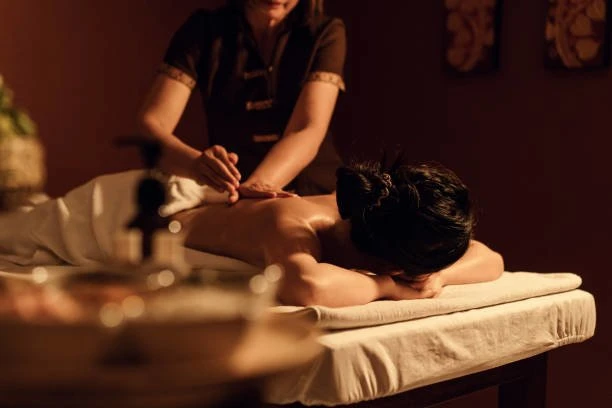 FEMALE TO MALE FULL BODY OIL MASSAGE HPY – Indian masseuse in Bangalore — 5 / 9