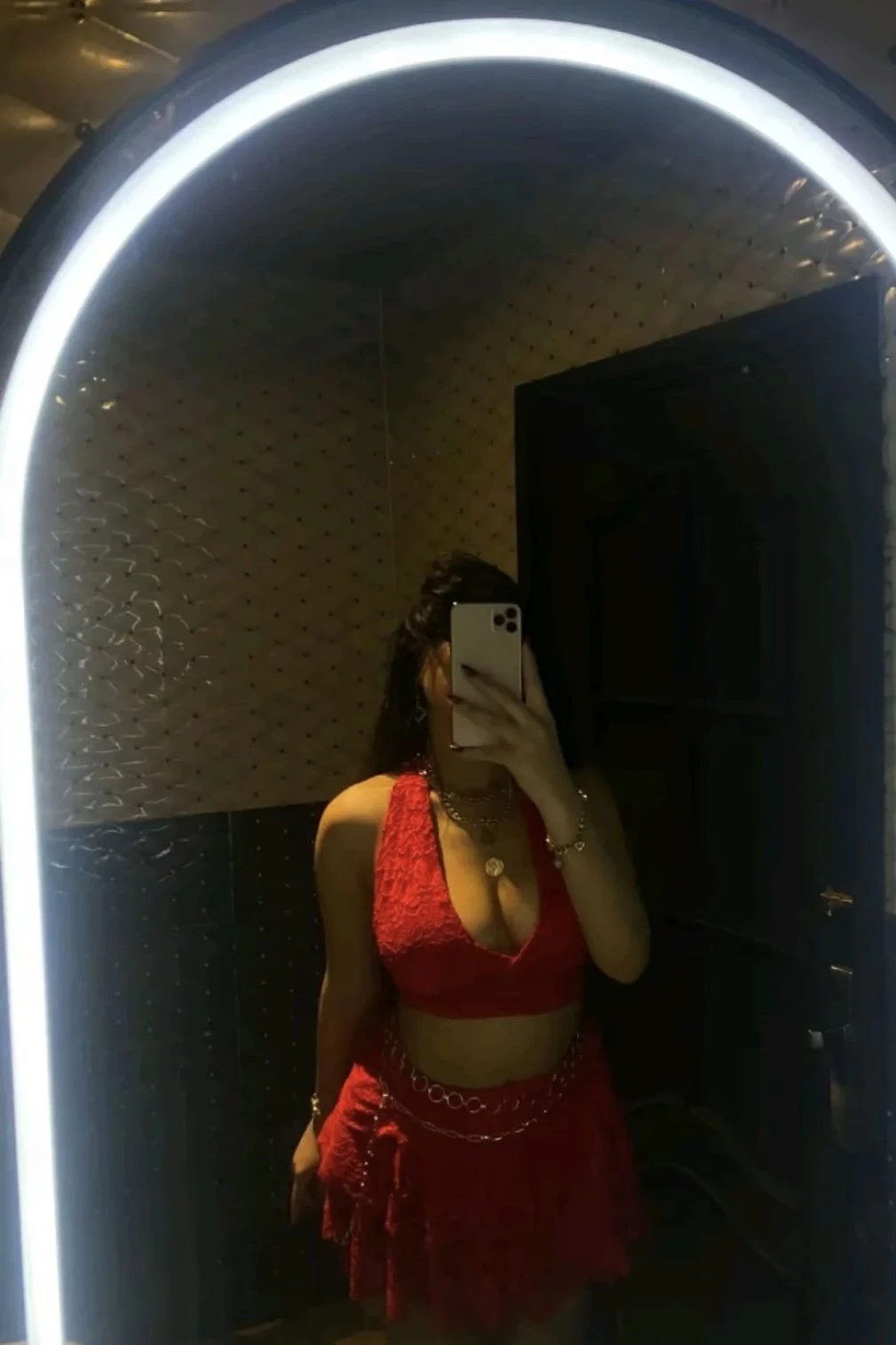 Riya – Indian escort in Ahmedabad — 2 / 5
